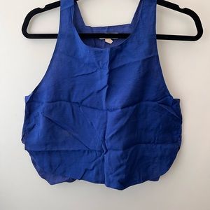 Cropped blue tank